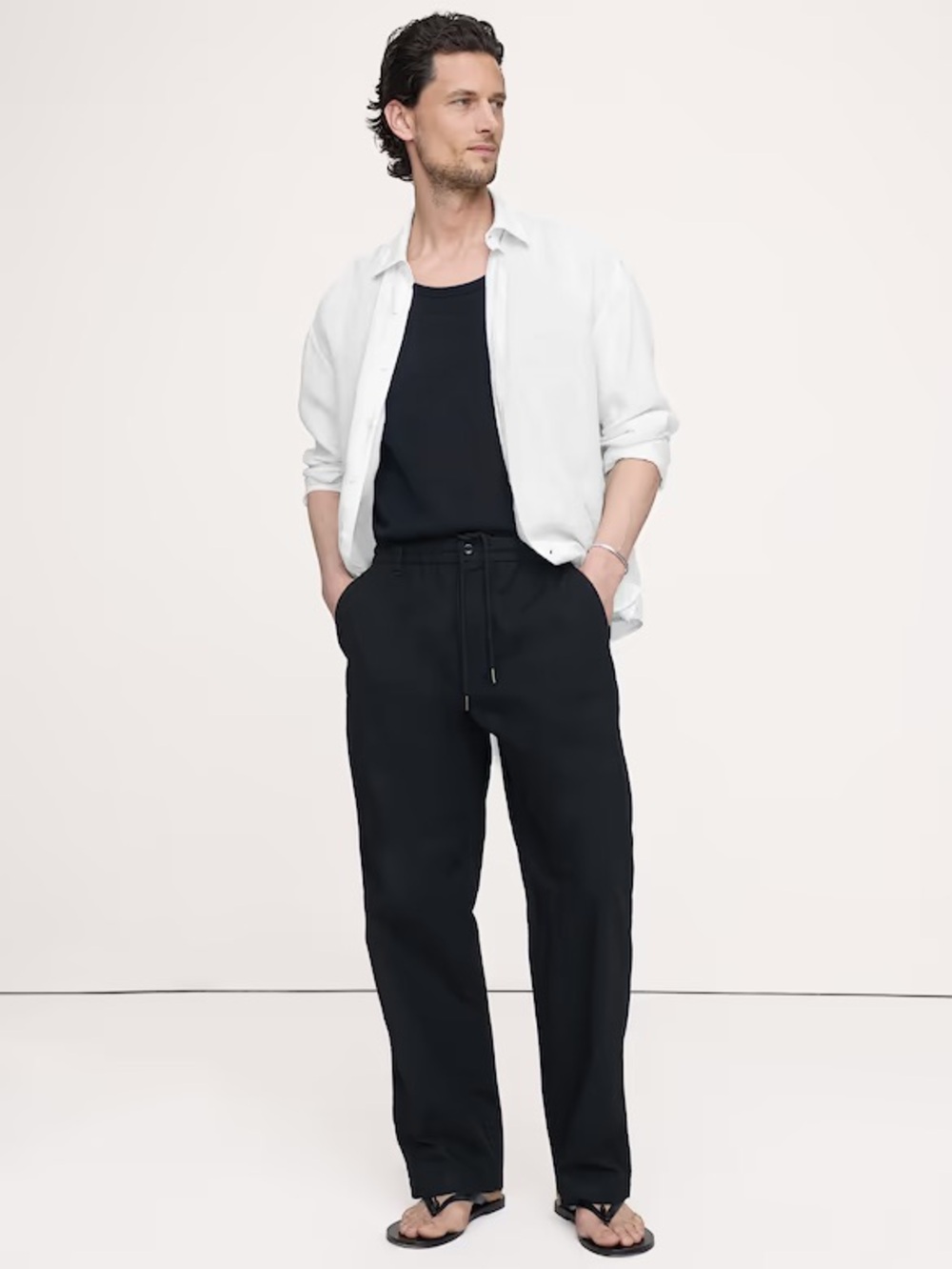 BANANA REPUBLIC THE WEEKENDER RELAXED PULL-ON PANT IN COTTON